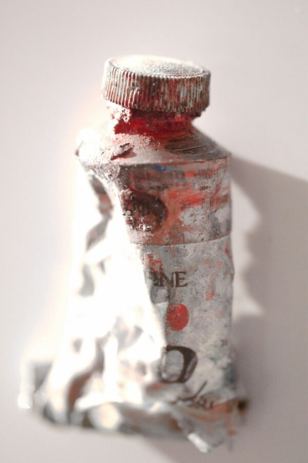 Single acrylic paint tube
